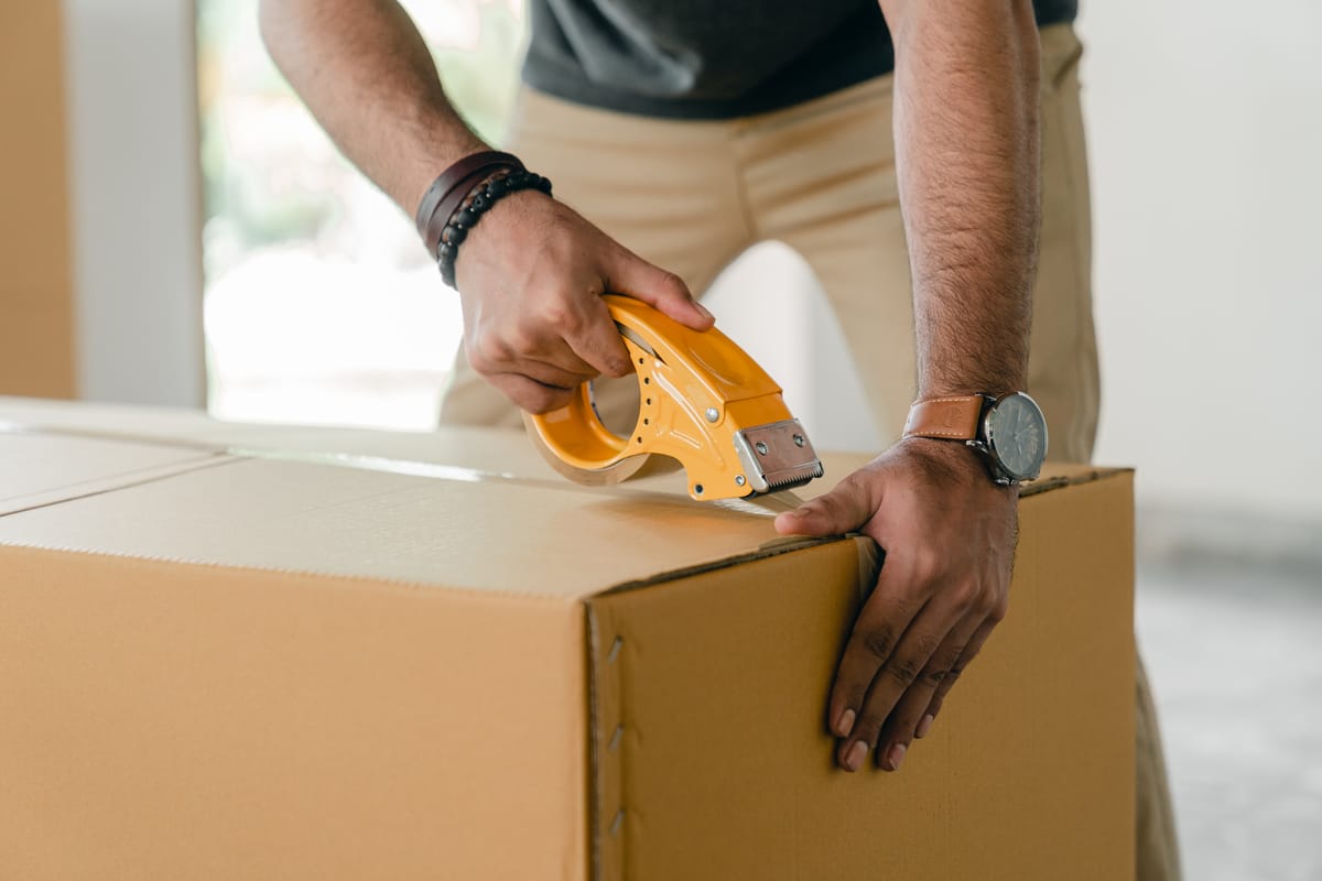 Embalaje profesional de mudanzas con materiales premium
